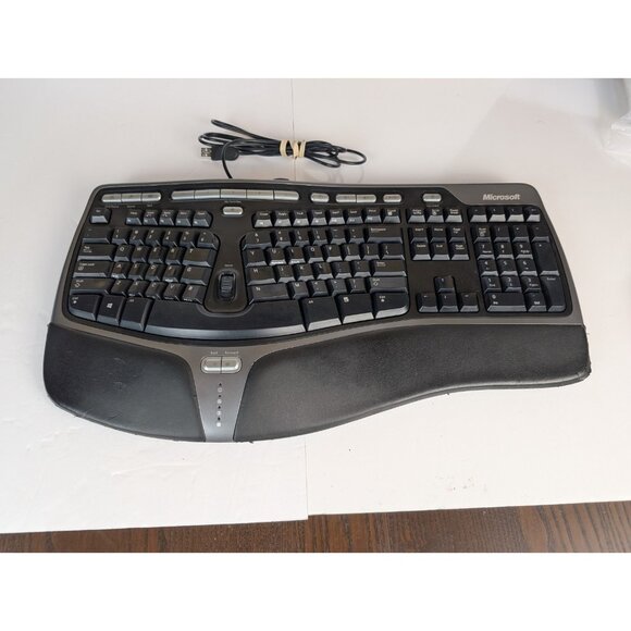 Microsoft Natural Ergonomic Keyboard 4000 USB Wired - Cleaned - Picture 2 of 6